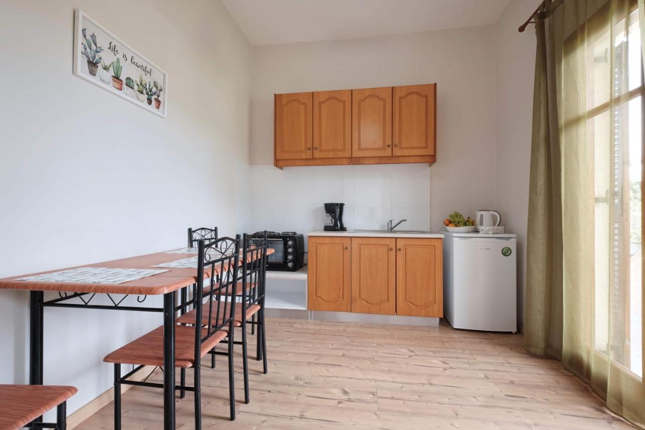 Olive Garden Studios & Apartments Acharavi  Exterior foto